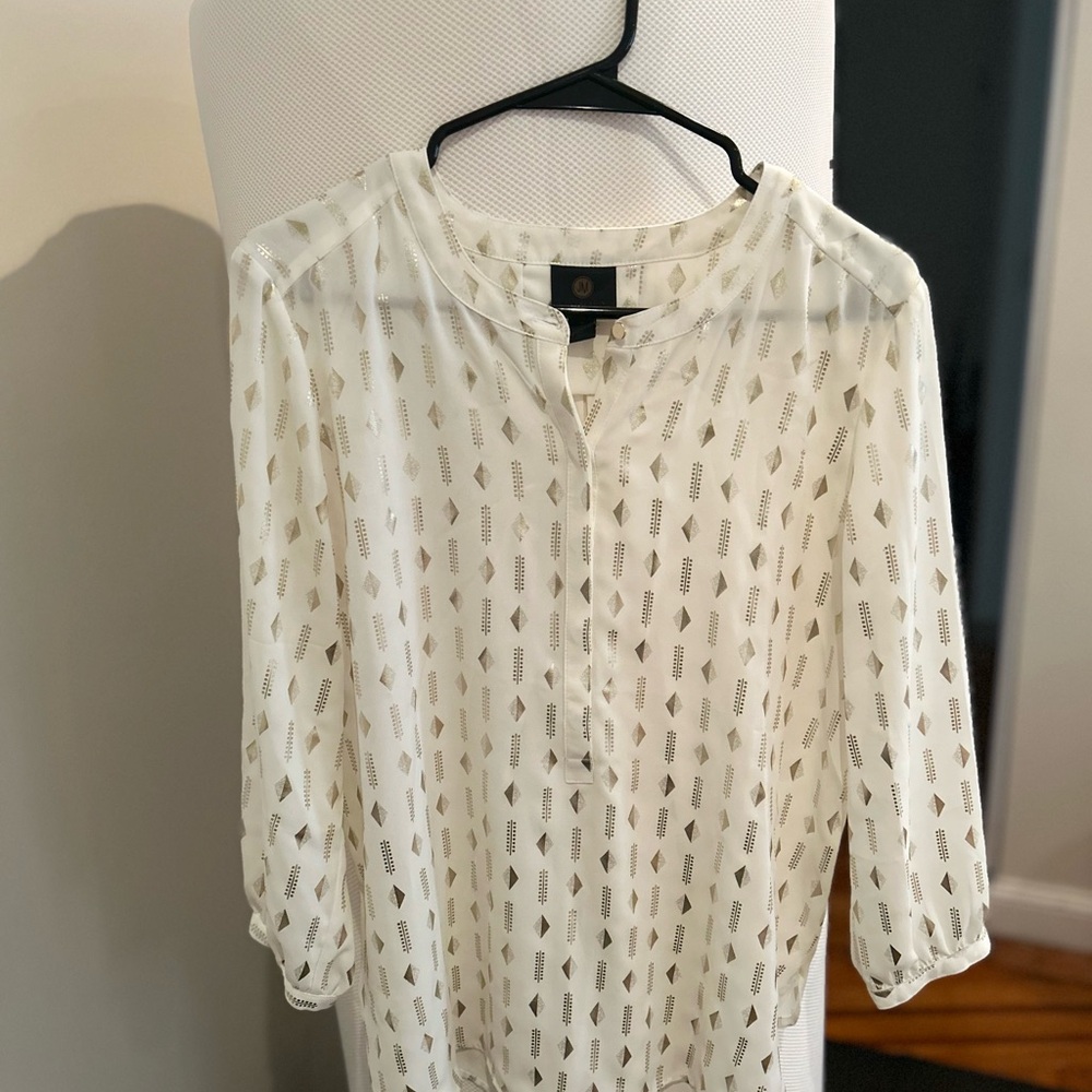Elegant White Patterned Women's Top